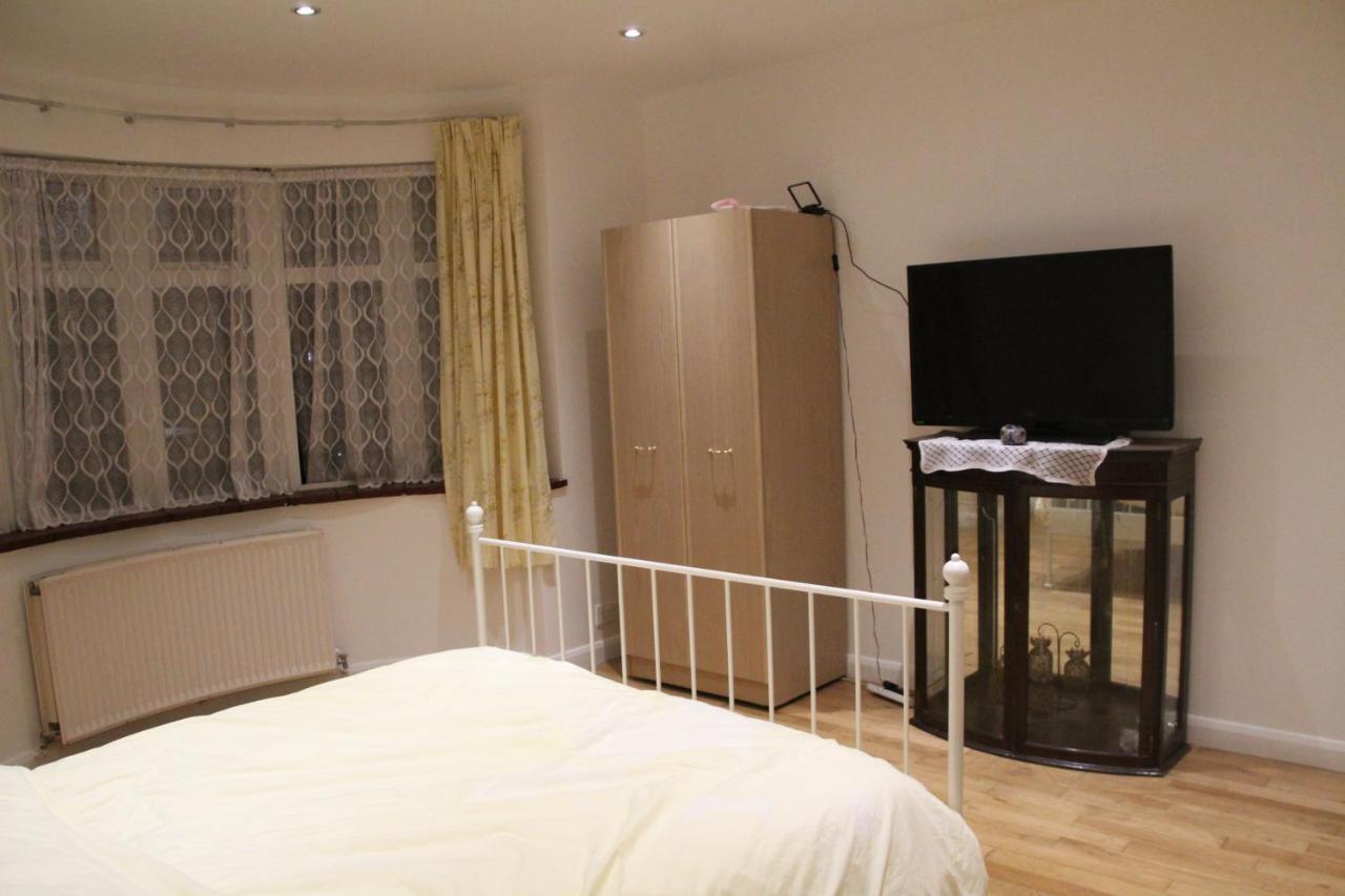 Beautiful Double Bedroom Edgware Exterior photo